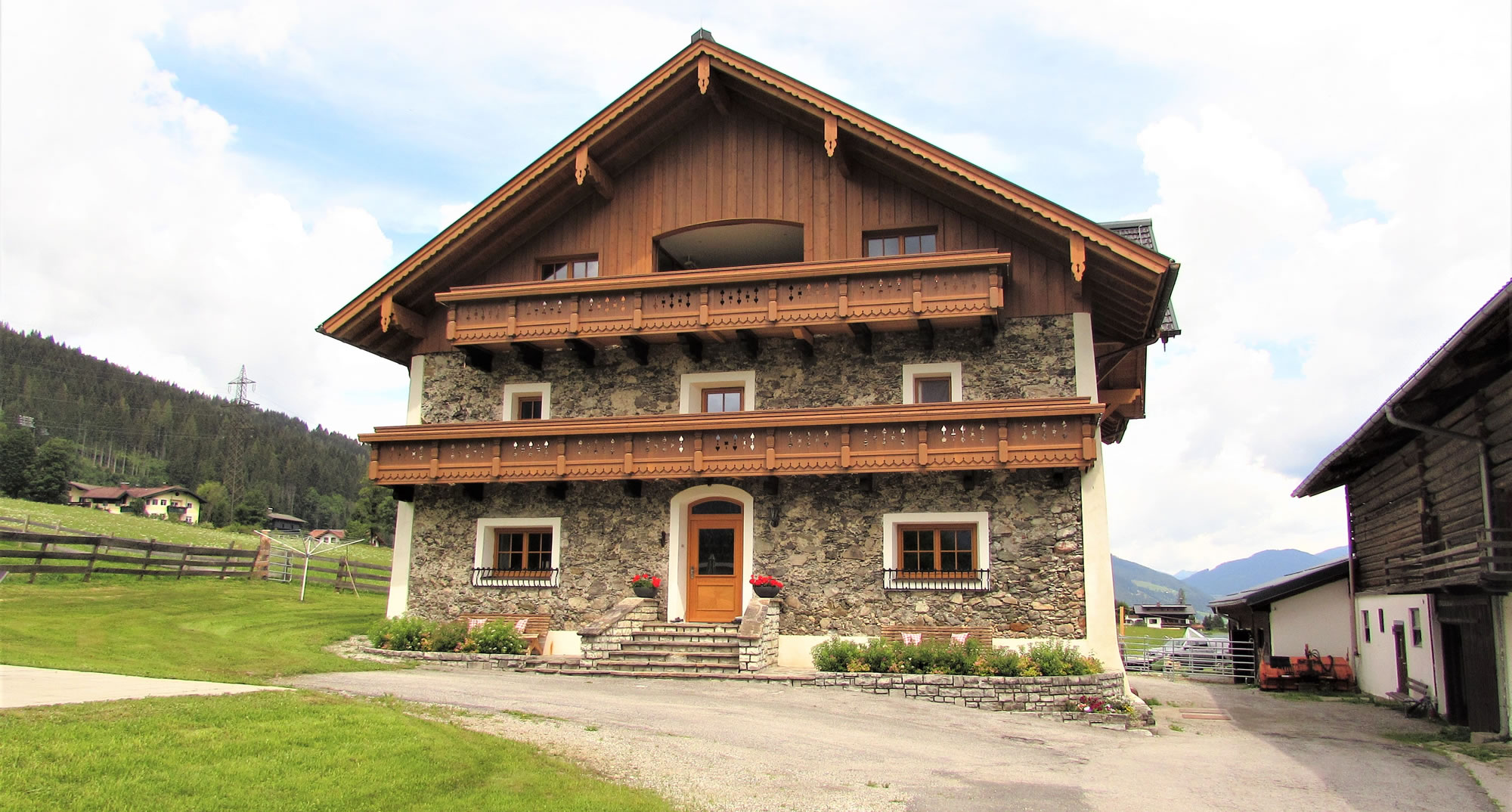 Bauen mit Holz - Wohnraumqualität mit Holzbau Huber